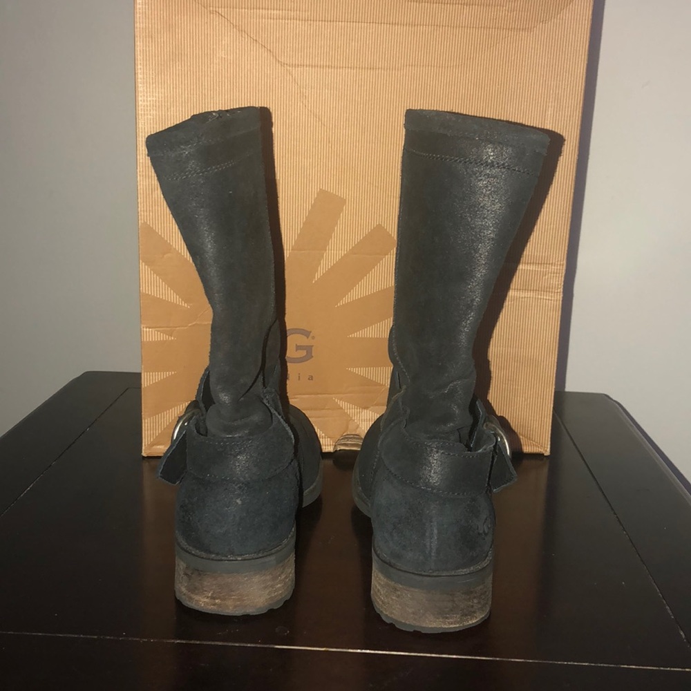 UGG - Picture 3 of 8